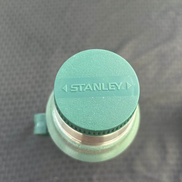 Stanley Classic Vacuum Bottle 2qt Hammertone Green Water Hot Cold Vintage - Picture 9 of 10